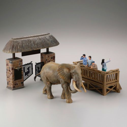 The African elephant joins the 1/35 scale animal plasticine kei!